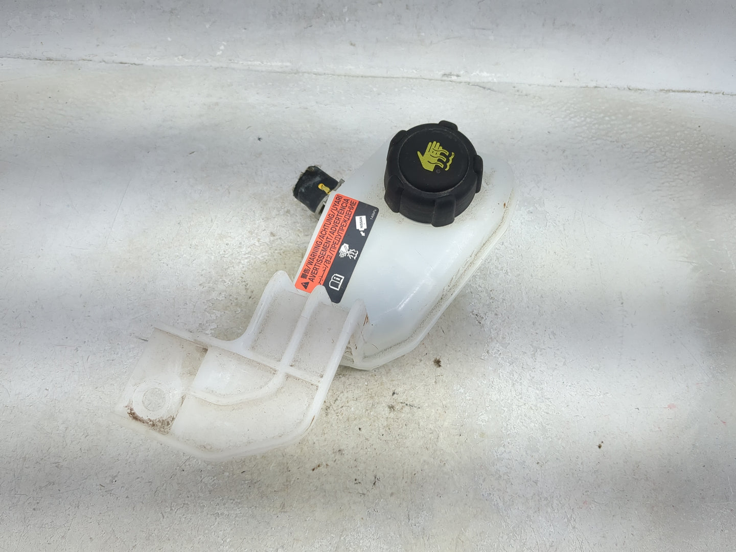 2023 Nissan Ariya Radiator Coolant Overflow Expansion Tank Bottle 1494320 - Oemusedautoparts1.com