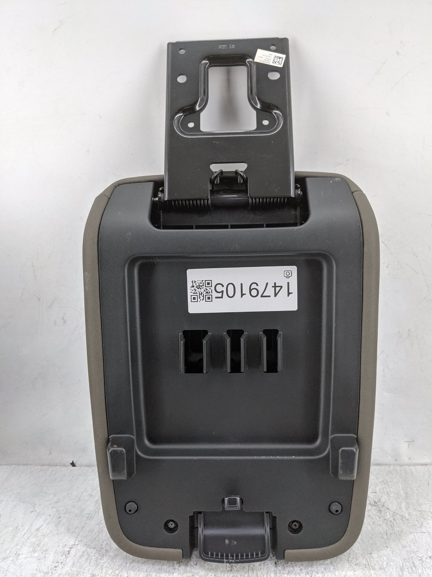 2023 Nissan Frontier Center Console Armrest Cover Lid P/N:SP26814 099578 Fits OEM Used Auto Parts - Oemusedautoparts1.com