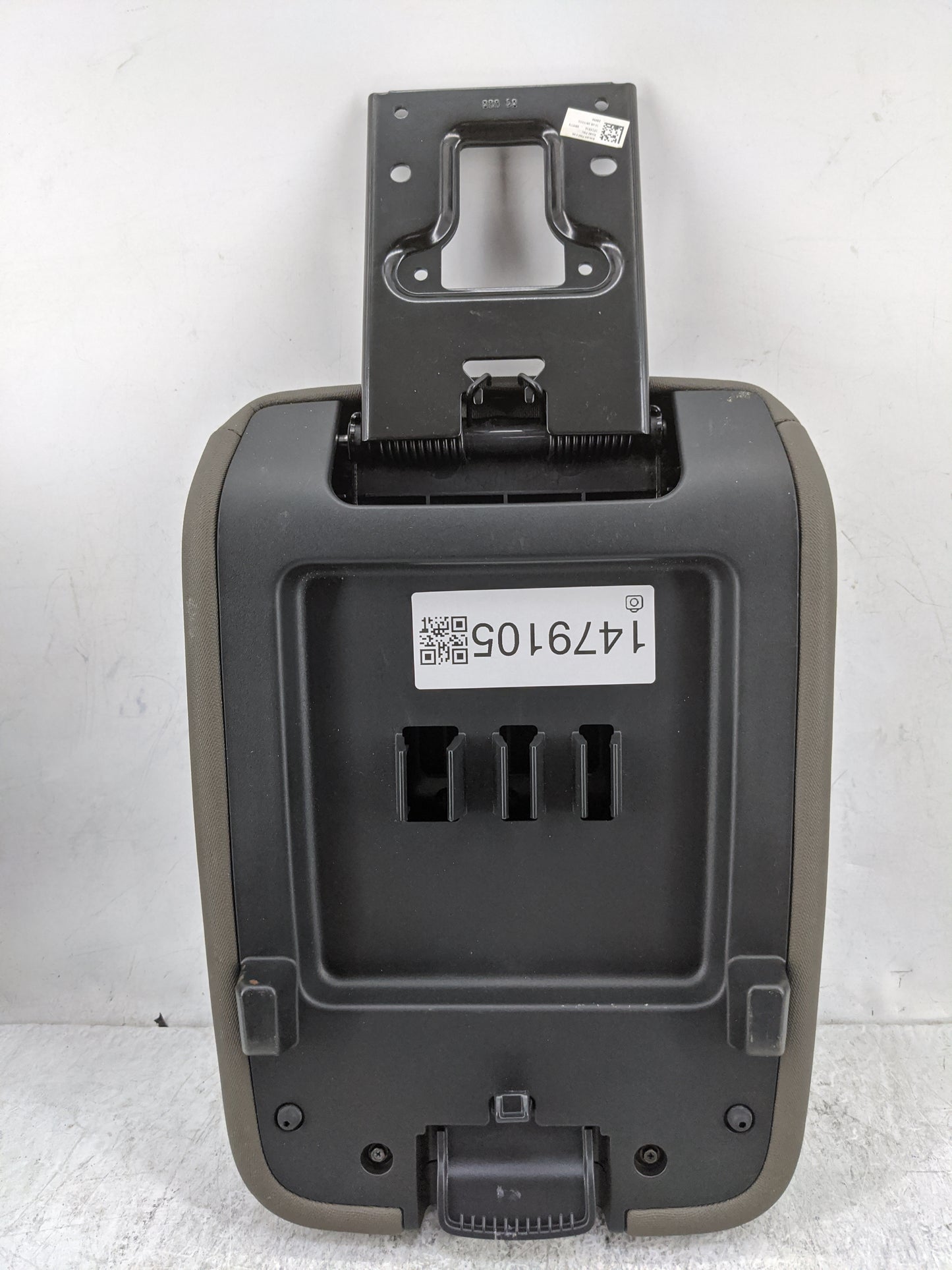 2023 Nissan Frontier Center Console Armrest Cover Lid P/N:SP26814 099578 Fits OEM Used Auto Parts - Oemusedautoparts1.com