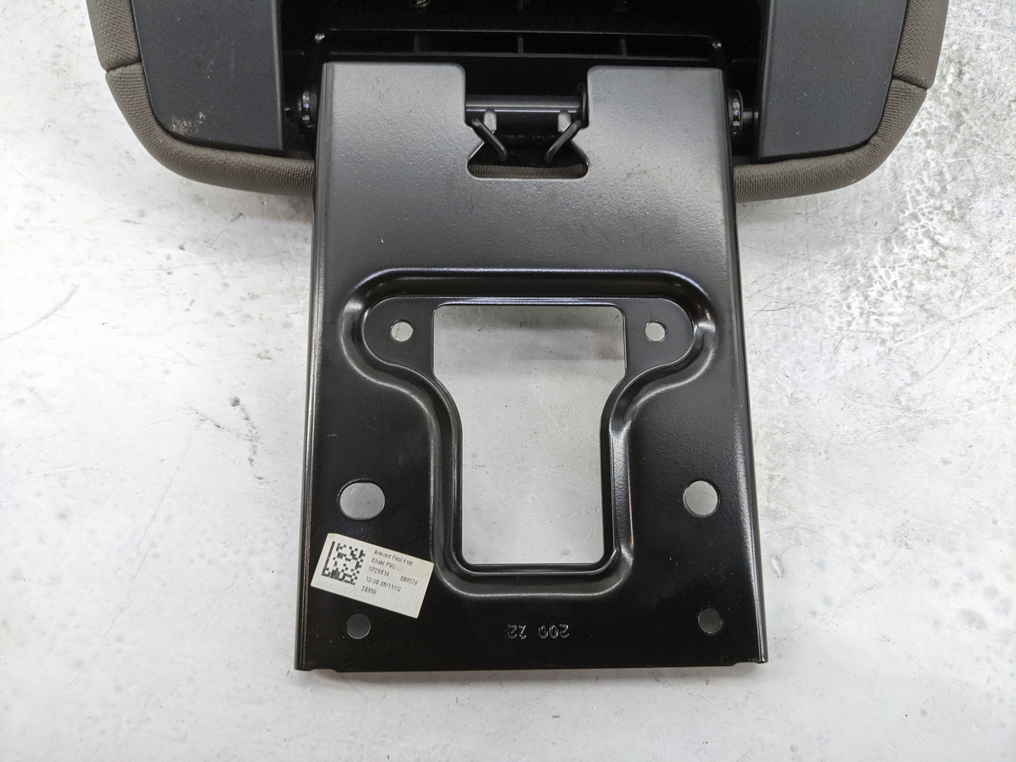 2023 Nissan Frontier Center Console Armrest Cover Lid P/N:SP26814 099578 Fits OEM Used Auto Parts - Oemusedautoparts1.com