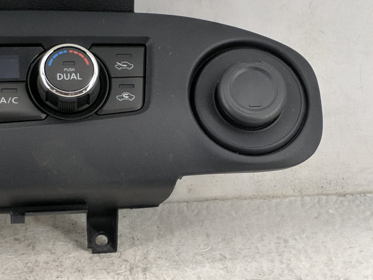 2023 Nissan Frontier Climate Control Module Temperature AC/Heater Replacement P/N:27500 EZ10C Fits OEM Used Auto Parts - Oem