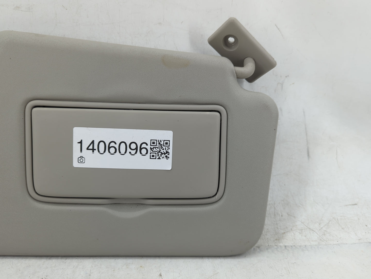 2018-2021 Nissan Kicks Sun Visor Shade Replacement Passenger Right Mirror Fits Fits 2018 2019 2020 2021 OEM Used Auto Parts 
