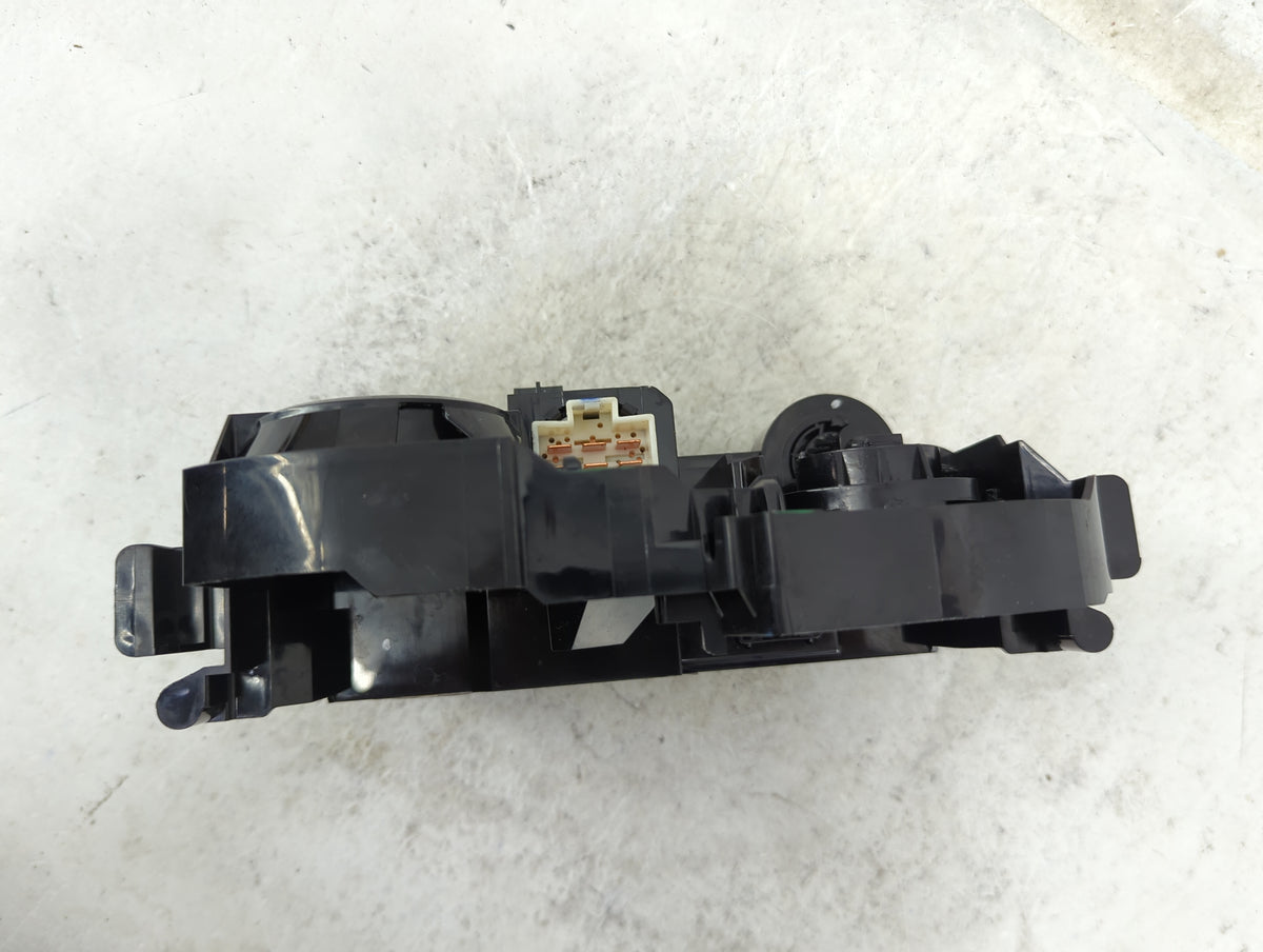 2023 Nissan Kicks Climate Control Module Temperature AC/Heater Replacement P/N:T669216 A Fits OEM Used Auto Parts - Oemuseda
