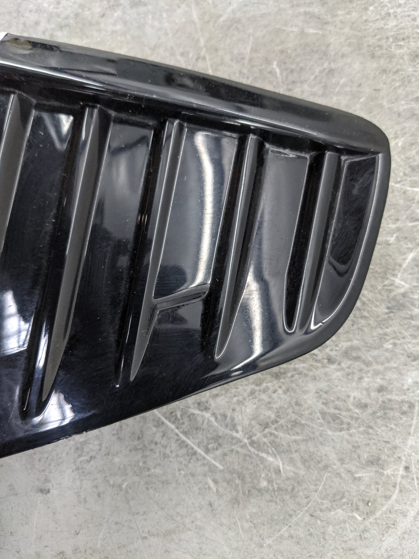 2023 Nissan Kicks Front Grille Bumper Not Included Black - Oemusedautoparts1.com