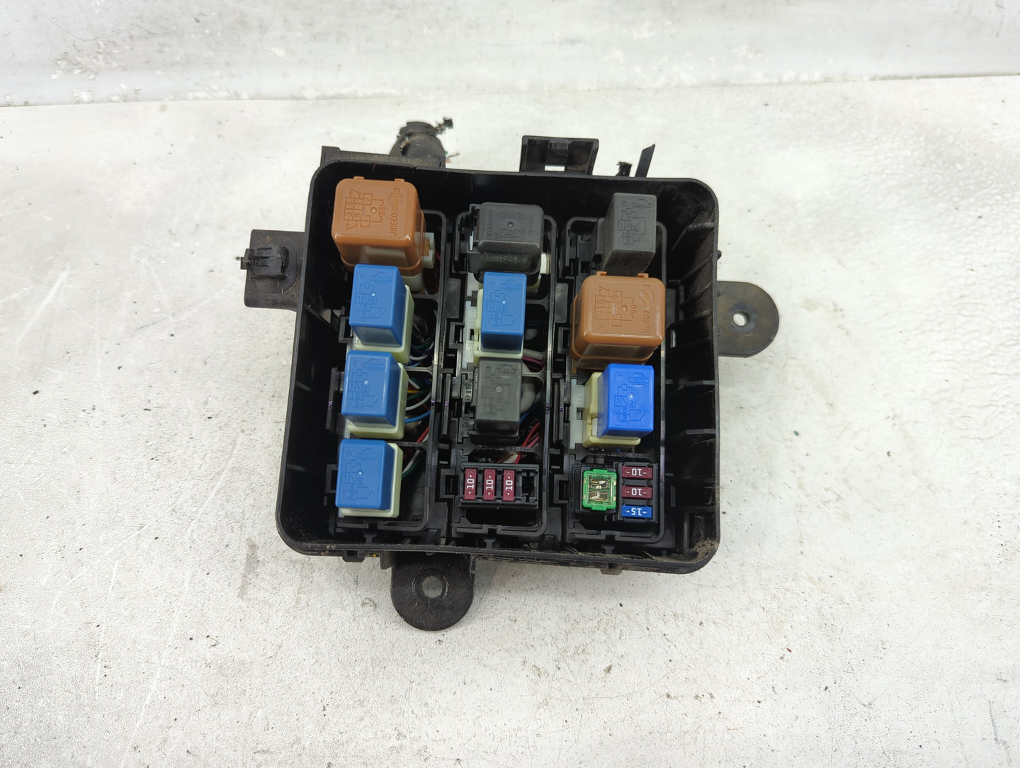 2018-2021 Nissan Leaf Fusebox Fuse Box Panel Relay Module Fits Fits 2018 2019 2020 2021 OEM Used Auto Parts - Oemusedautopar
