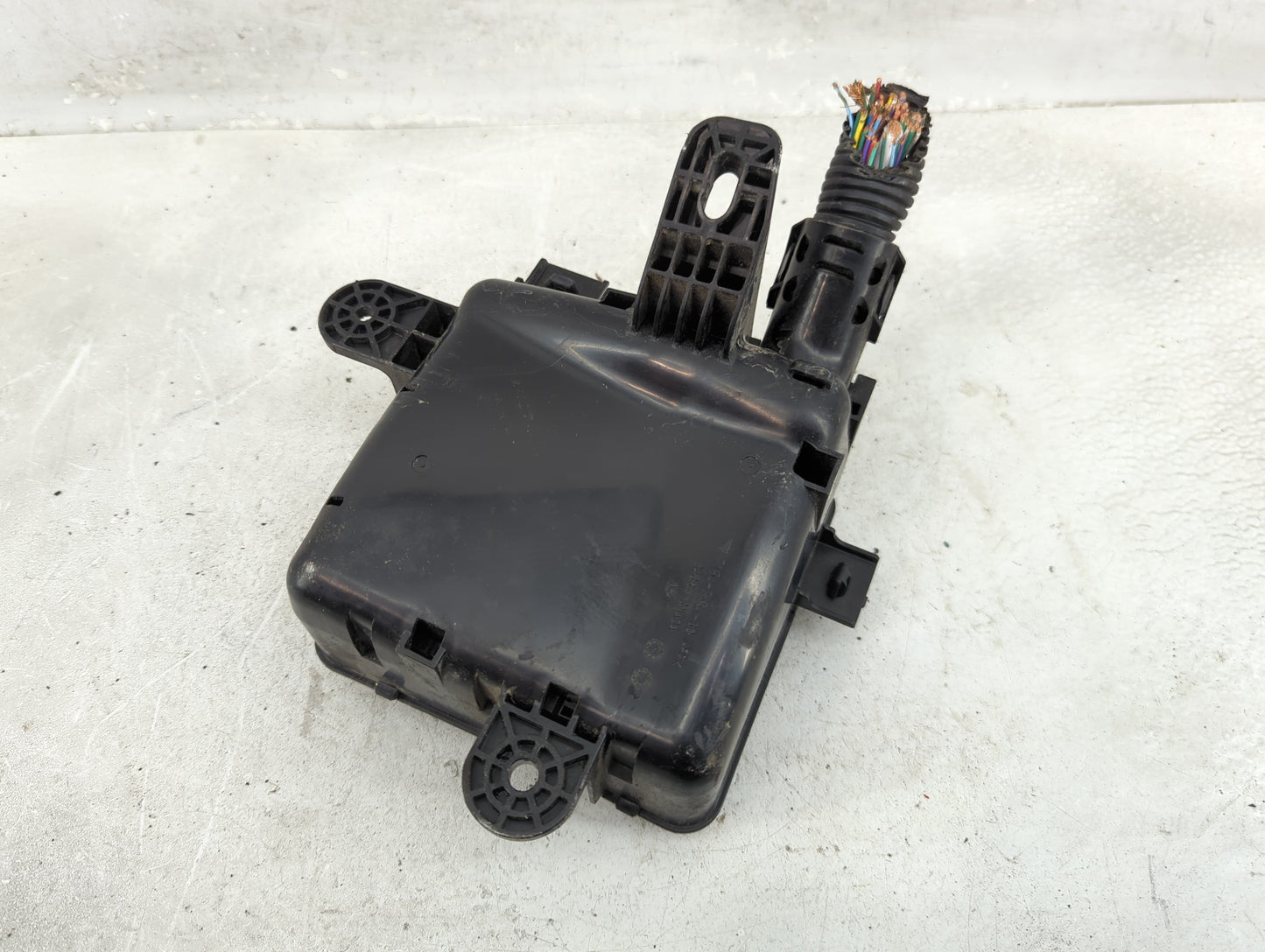 2018-2021 Nissan Leaf Fusebox Fuse Box Panel Relay Module Fits Fits 2018 2019 2020 2021 OEM Used Auto Parts - Oemusedautopar