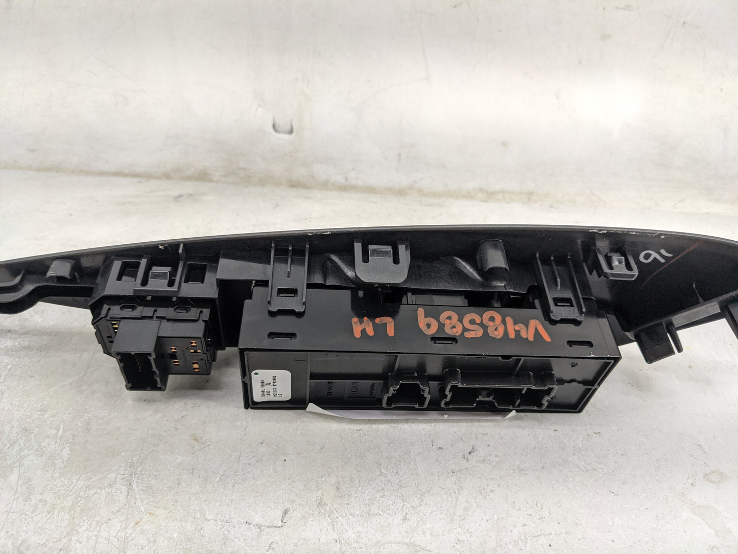 2018-2021 Nissan Leaf Master Power Window Switch Replacement Driver Side Left P/N:25401 5SA0A Fits Fits 2018 2019 2020 2021 