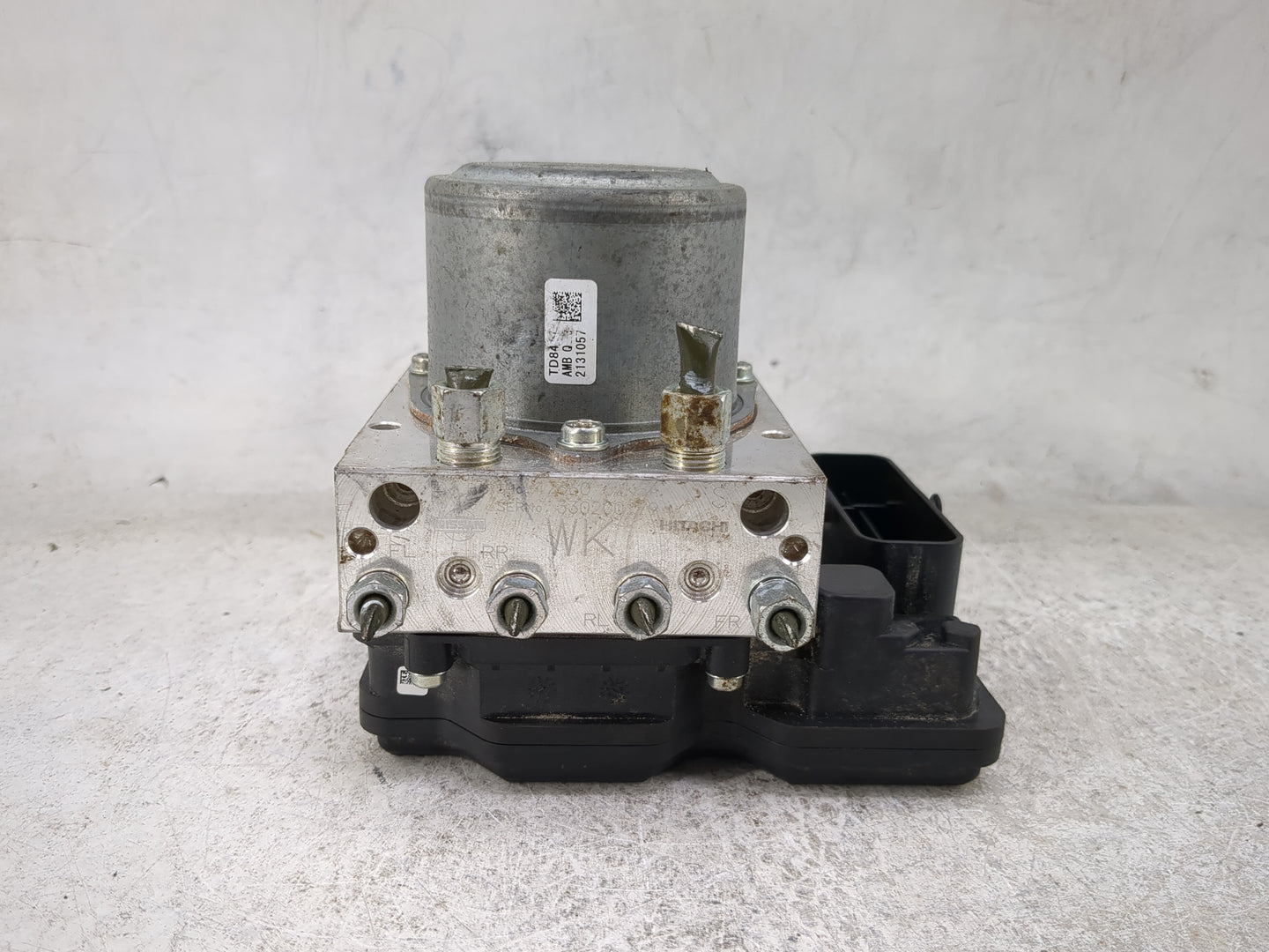 2020-2021 Nissan Leaf ABS Pump Control Module Replacement P/N:476606WK5A 3302C0179 Fits Fits 2020 2021 OEM Used Auto Parts -