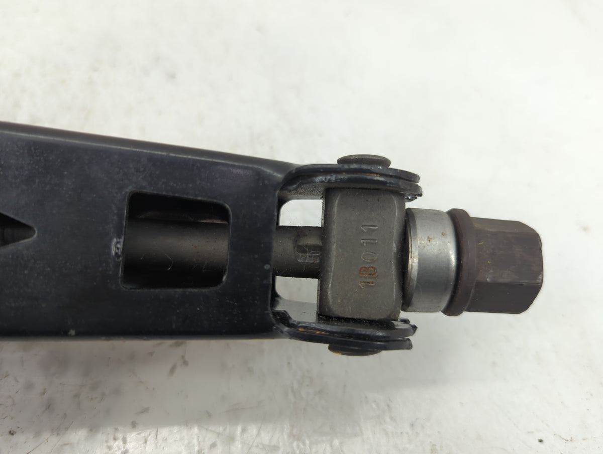 2023 Nissan Maxima Spare Scissor Car Jack - Oemusedautoparts1.com