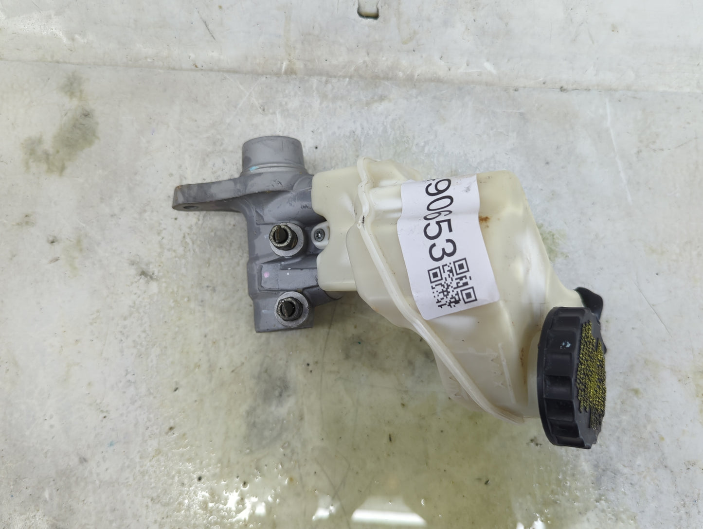 2016-2021 Nissan Maxima Brake Master Cylinder 1490653 - Oemusedautoparts1.com
