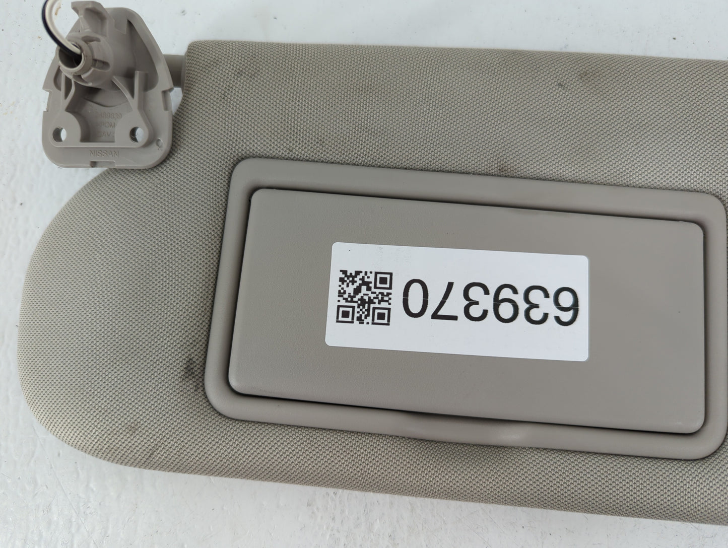 2023 Nissan Murano Sun Visor Shade Replacement Driver Left Mirror Fits OEM Used Auto Parts - Oemusedautoparts1.com