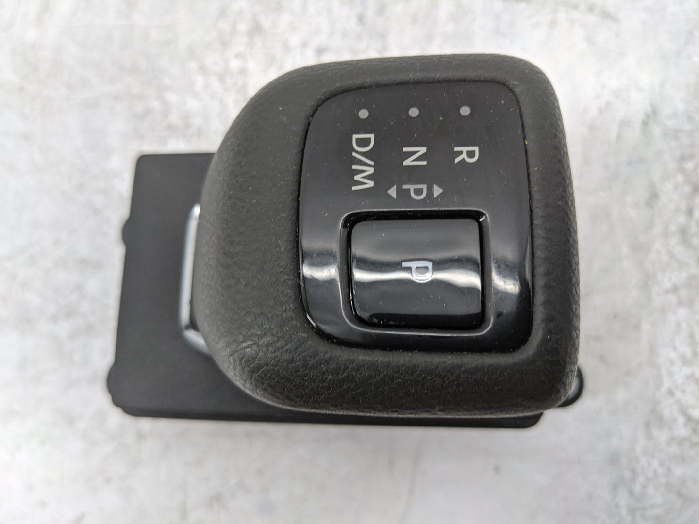 2023 Nissan Pathfinder Floor Console Assembly Shifter - Oemusedautoparts1.com
