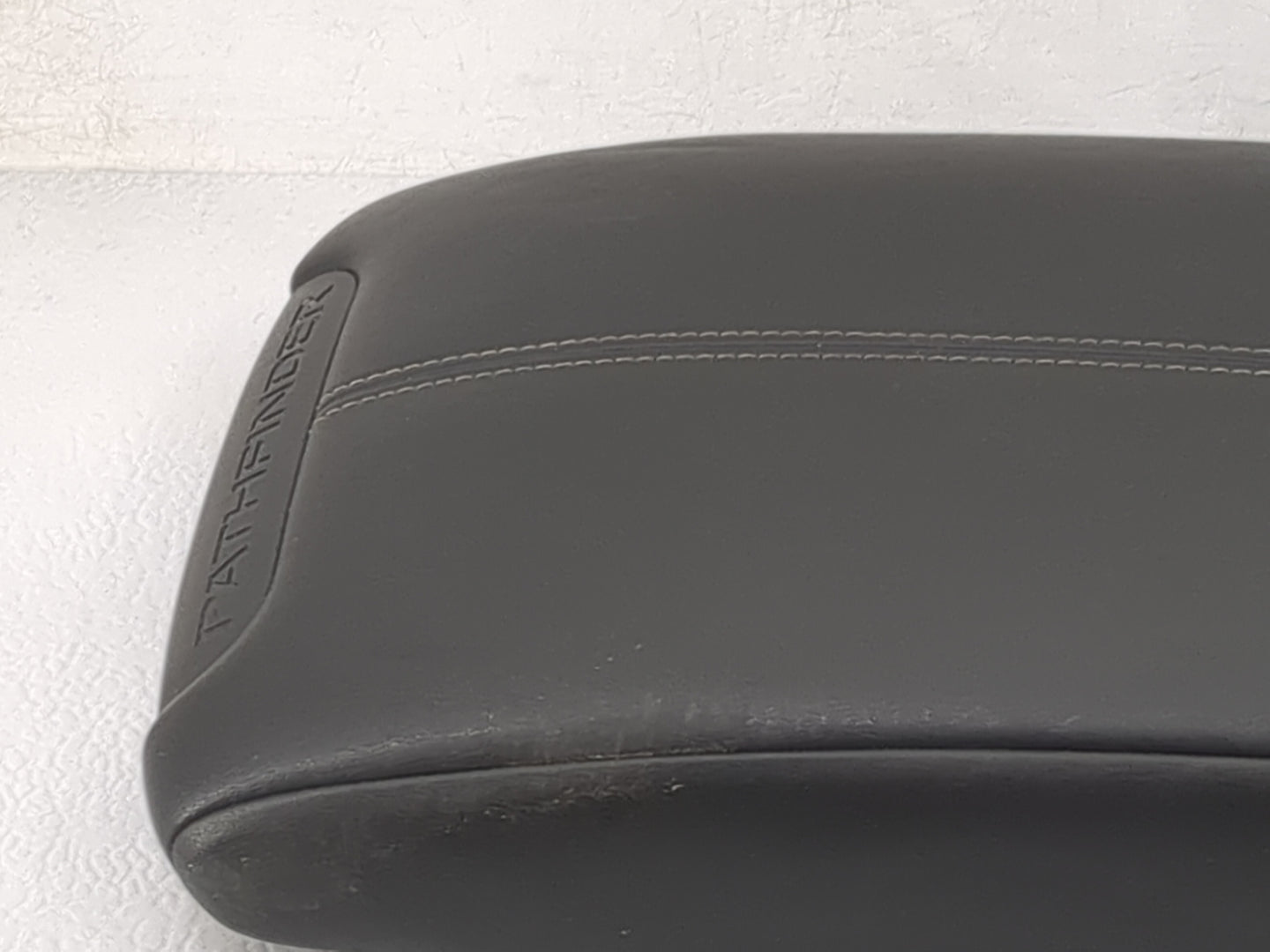 2023 Nissan Pathfinder Center Console Armrest Cover Lid P/N:969206TA0A Fits OEM Used Auto Parts - Oemusedautoparts1.com