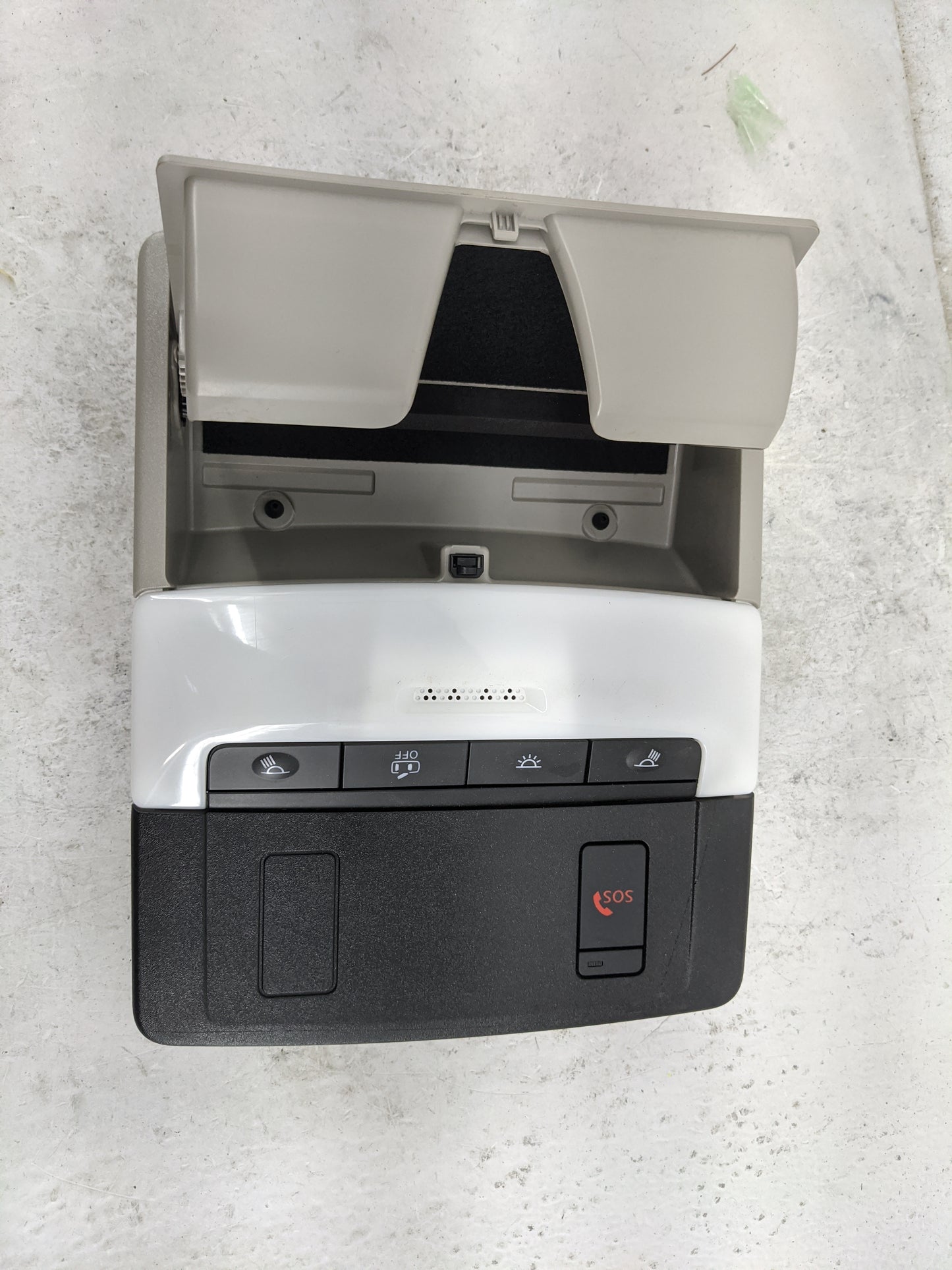 2022-2022 Nissan Pathfinder Overhead Roof Console Tan - Oemusedautoparts1.com