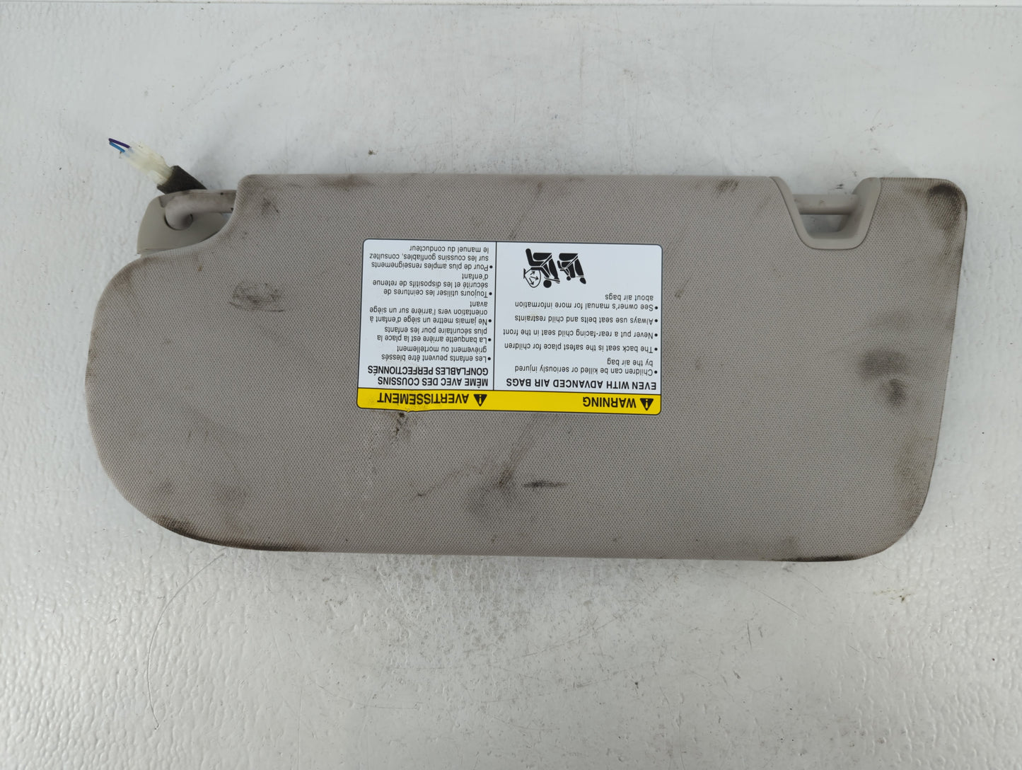 2022 Nissan Pathfinder Sun Visor Shade Replacement Passenger Right Mirror Fits OEM Used Auto Parts - Oemusedautoparts1.com