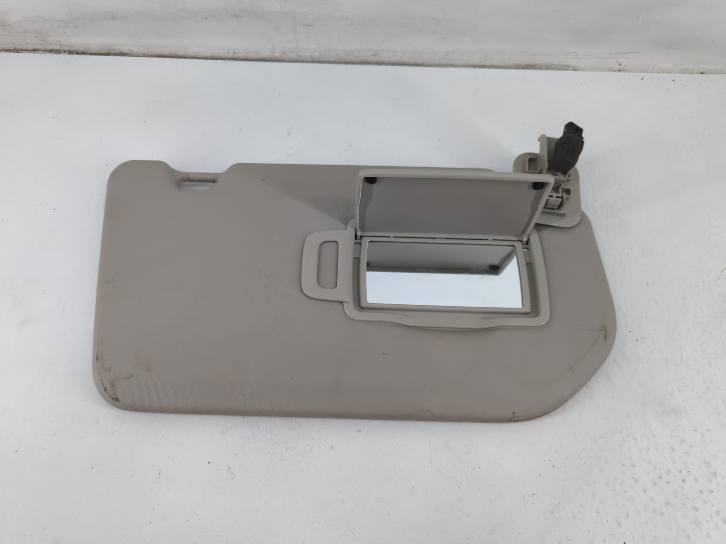 2021-2022 Nissan Rogue Sun Visor Shade Replacement Passenger Right Mirror Fits Fits 2021 2022 OEM Used Auto Parts - Oemuseda