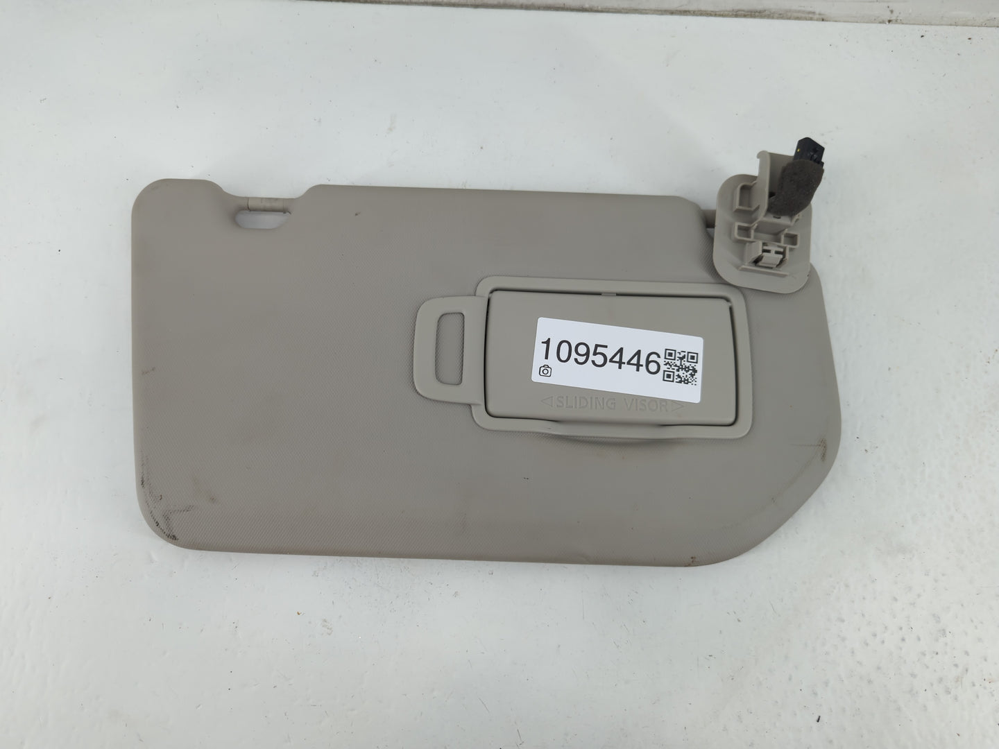 2021-2022 Nissan Rogue Sun Visor Shade Replacement Passenger Right Mirror Fits Fits 2021 2022 OEM Used Auto Parts - Oemuseda