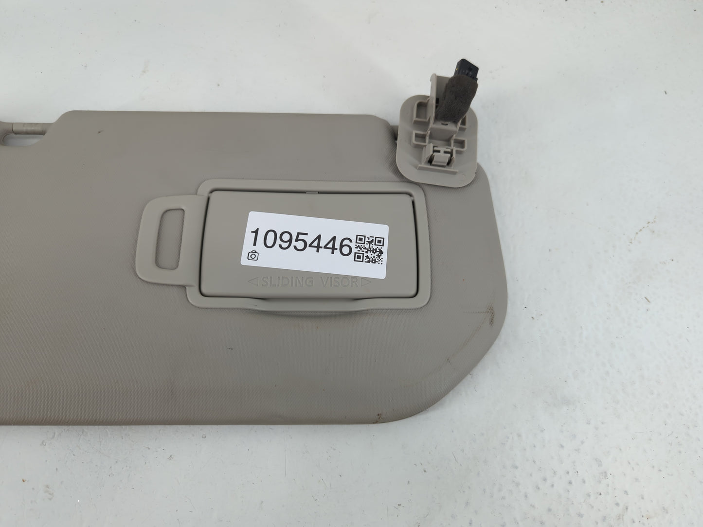 2021-2022 Nissan Rogue Sun Visor Shade Replacement Passenger Right Mirror Fits Fits 2021 2022 OEM Used Auto Parts - Oemuseda