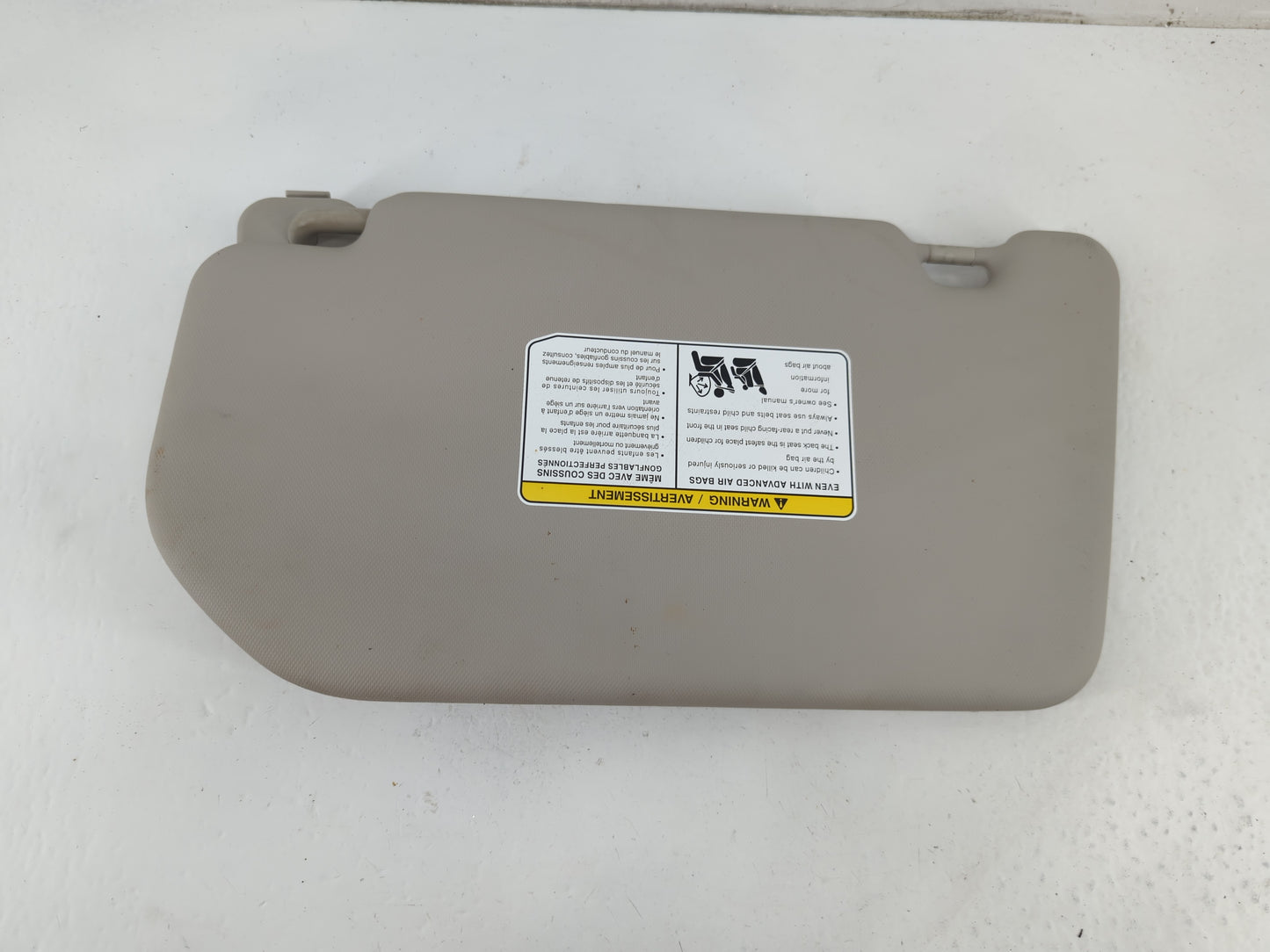 2021-2022 Nissan Rogue Sun Visor Shade Replacement Passenger Right Mirror Fits Fits 2021 2022 OEM Used Auto Parts - Oemuseda