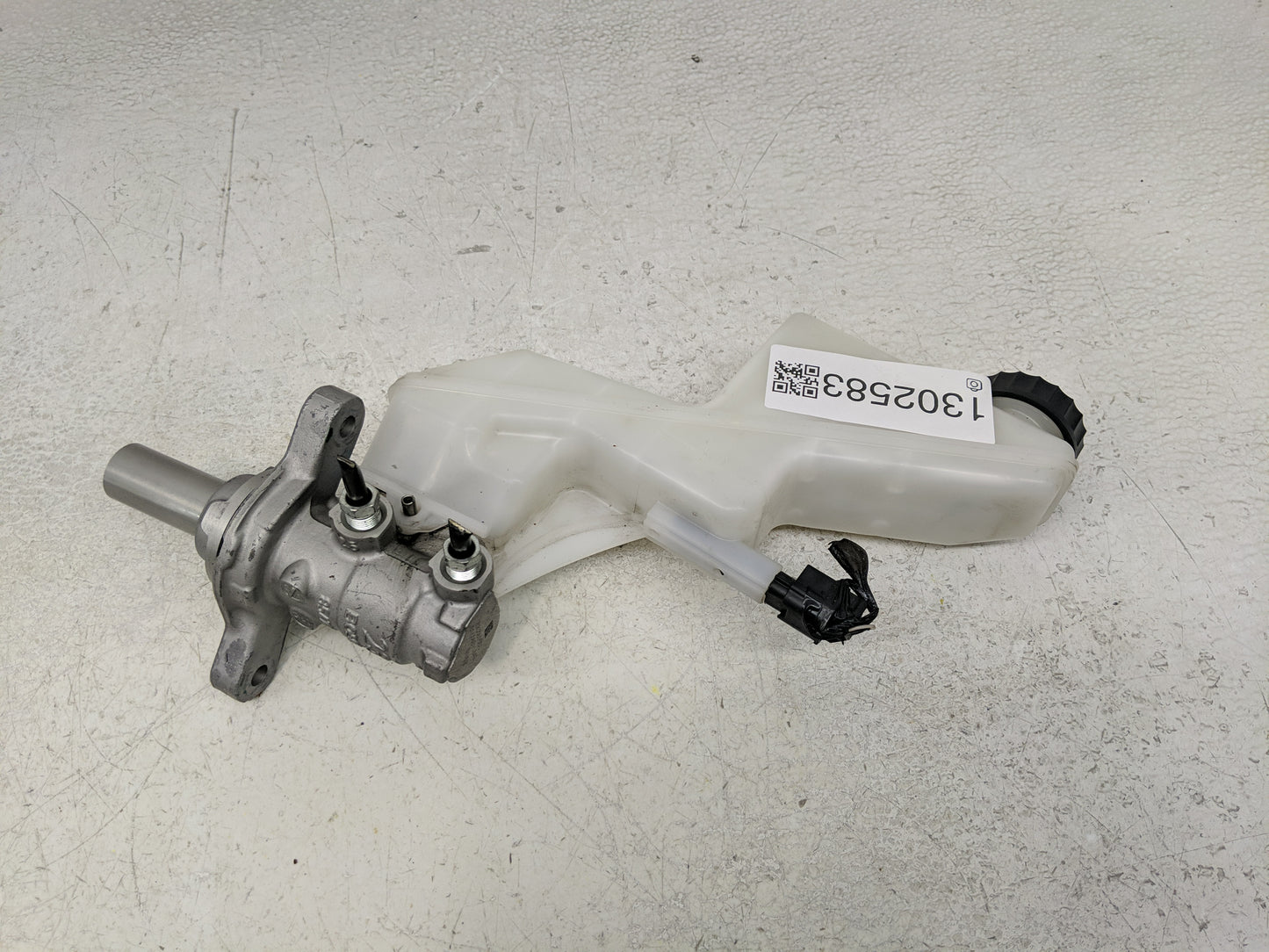 2021-2022 Nissan Rogue Brake Master Cylinder - Oemusedautoparts1.com