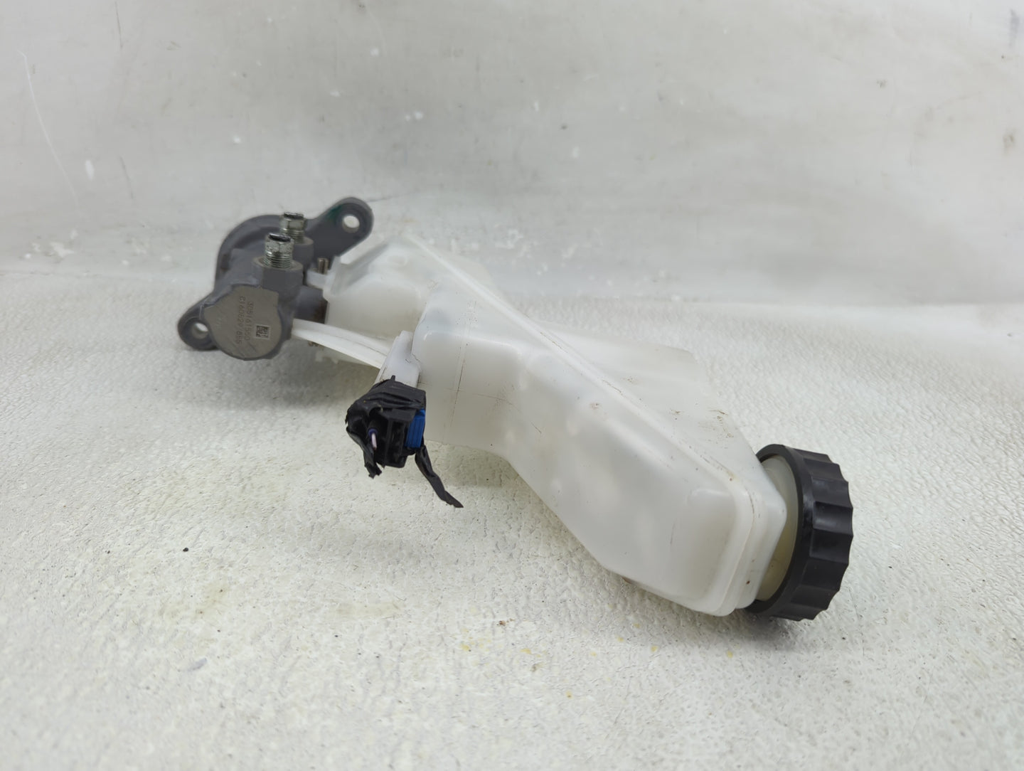 2021-2022 Nissan Rogue Brake Master Cylinder 1310377 - Oemusedautoparts1.com