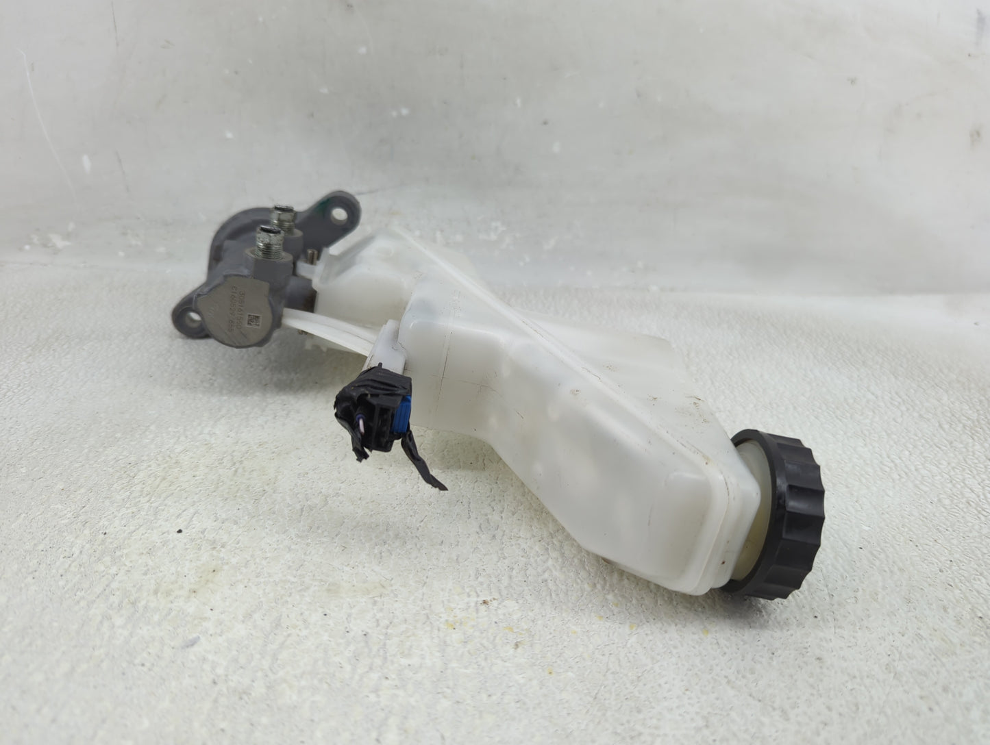 2021-2022 Nissan Rogue Brake Master Cylinder 1310377 - Oemusedautoparts1.com