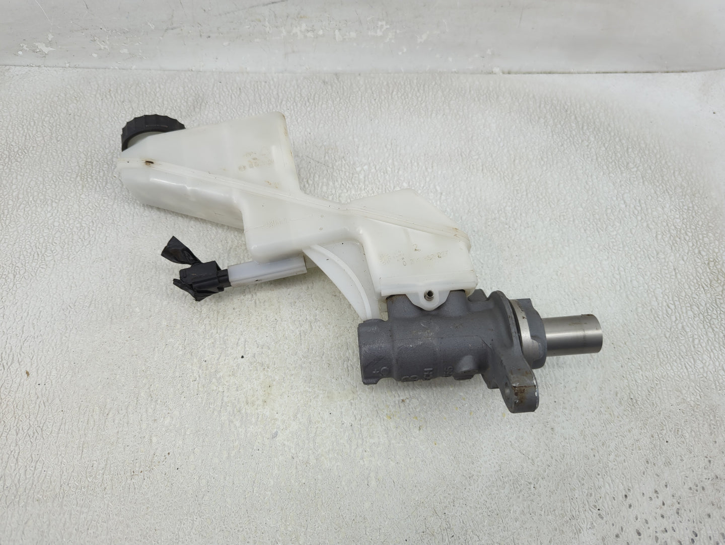 2021-2022 Nissan Rogue Brake Master Cylinder - Oemusedautoparts1.com