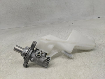 2021-2022 Nissan Rogue Brake Master Cylinder - Oemusedautoparts1.com