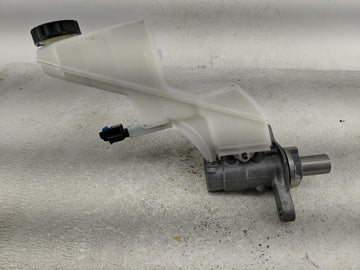 2021-2022 Nissan Rogue Brake Master Cylinder - Oemusedautoparts1.com