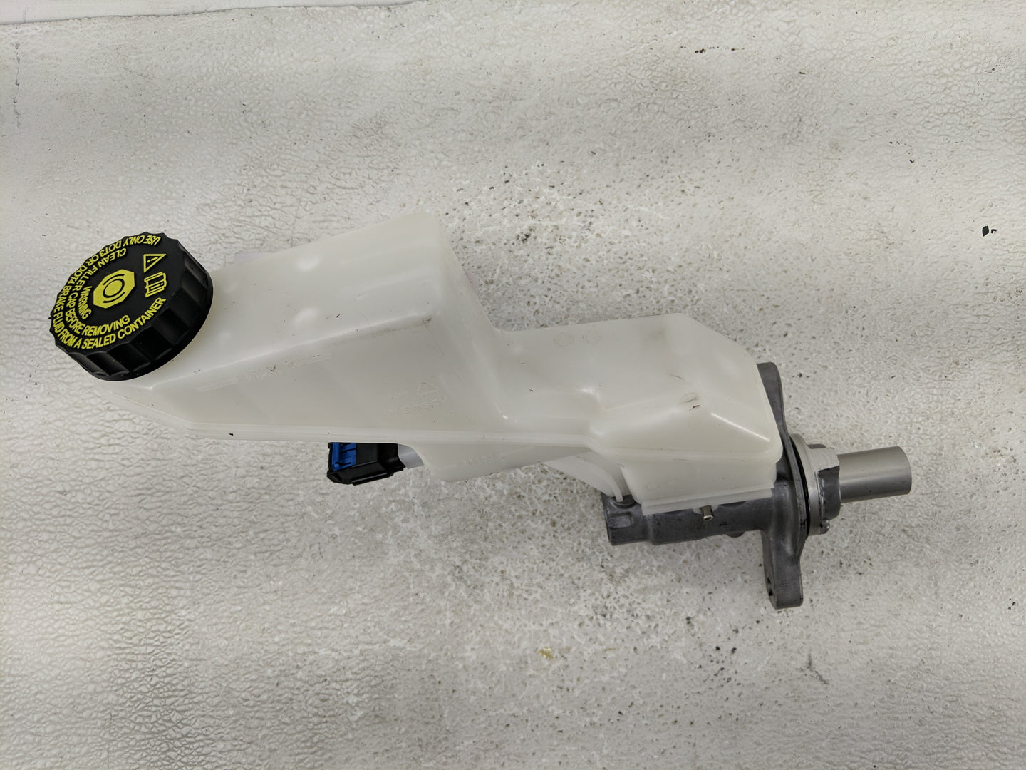 2021-2022 Nissan Rogue Brake Master Cylinder - Oemusedautoparts1.com
