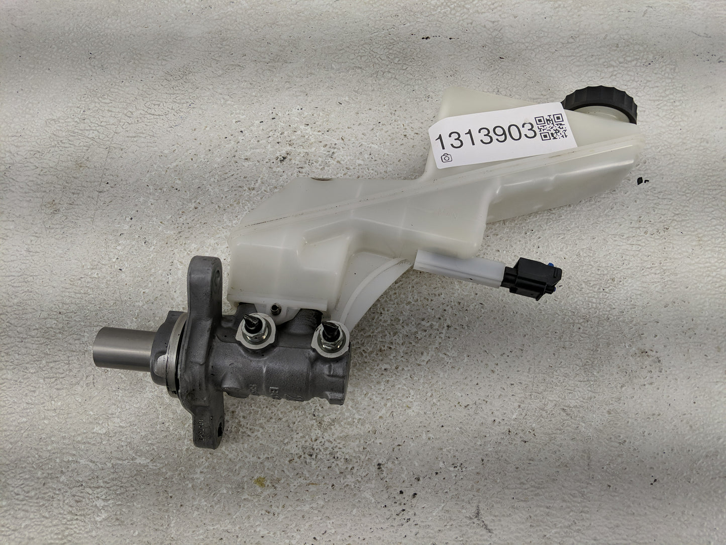 2021-2022 Nissan Rogue Brake Master Cylinder - Oemusedautoparts1.com