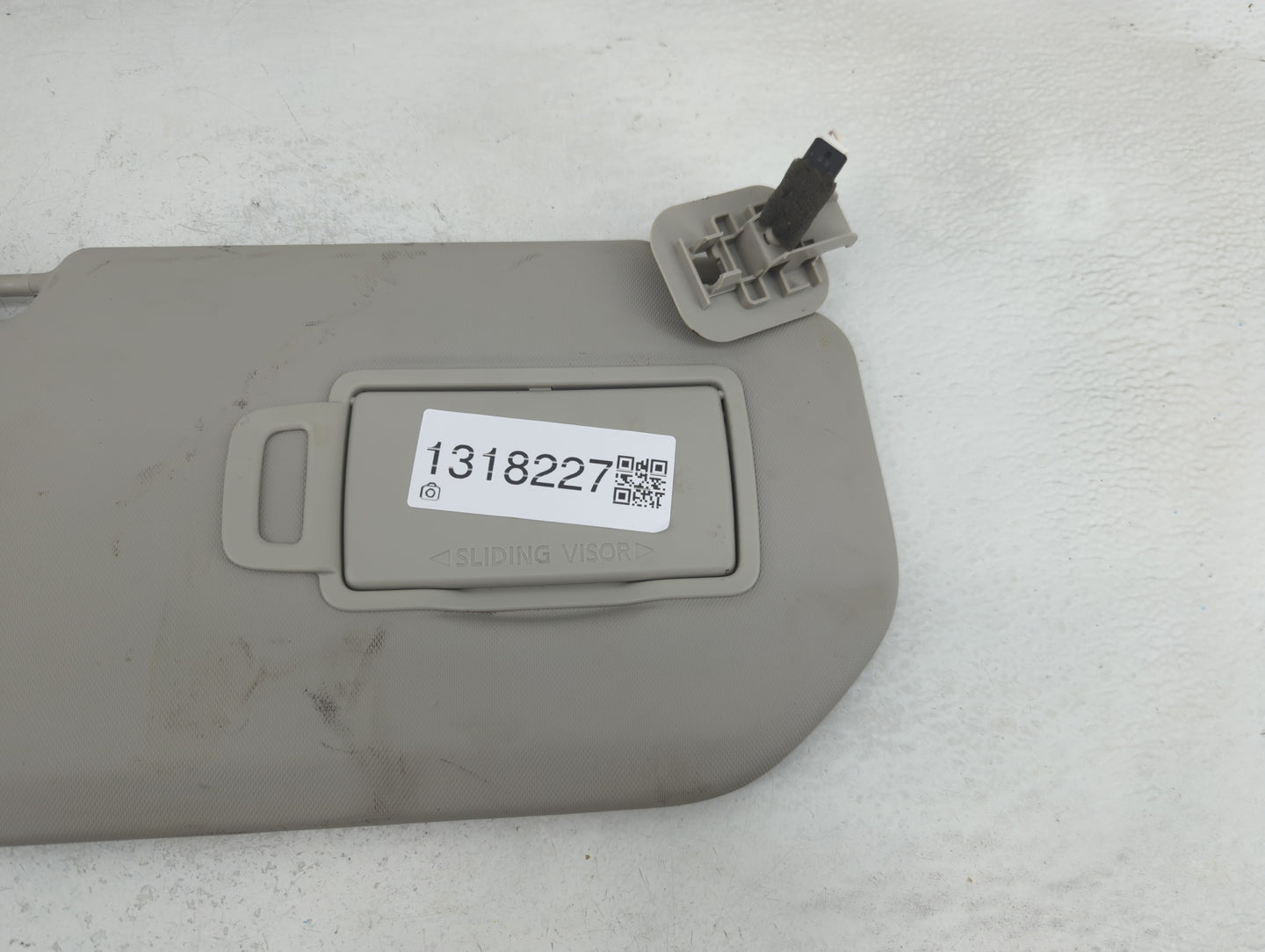 2021-2022 Nissan Rogue Sun Visor Shade Replacement Passenger Right Mirror Fits Fits 2021 2022 OEM Used Auto Parts - Oemuseda
