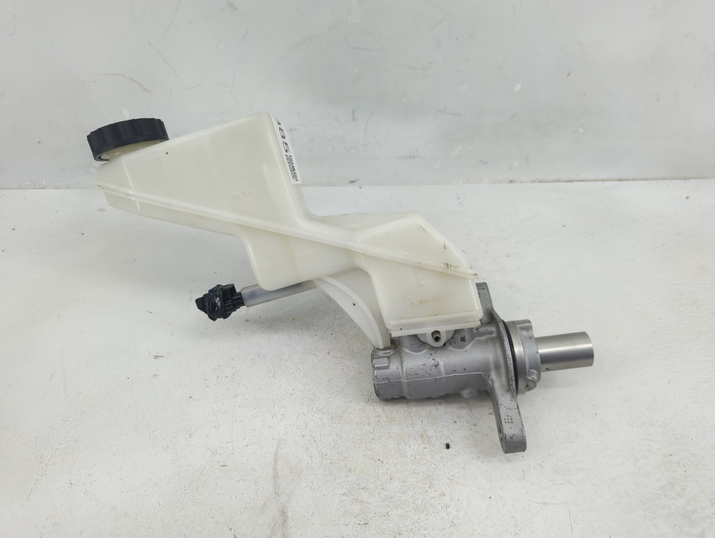 2021-2022 Nissan Rogue Brake Master Cylinder - Oemusedautoparts1.com