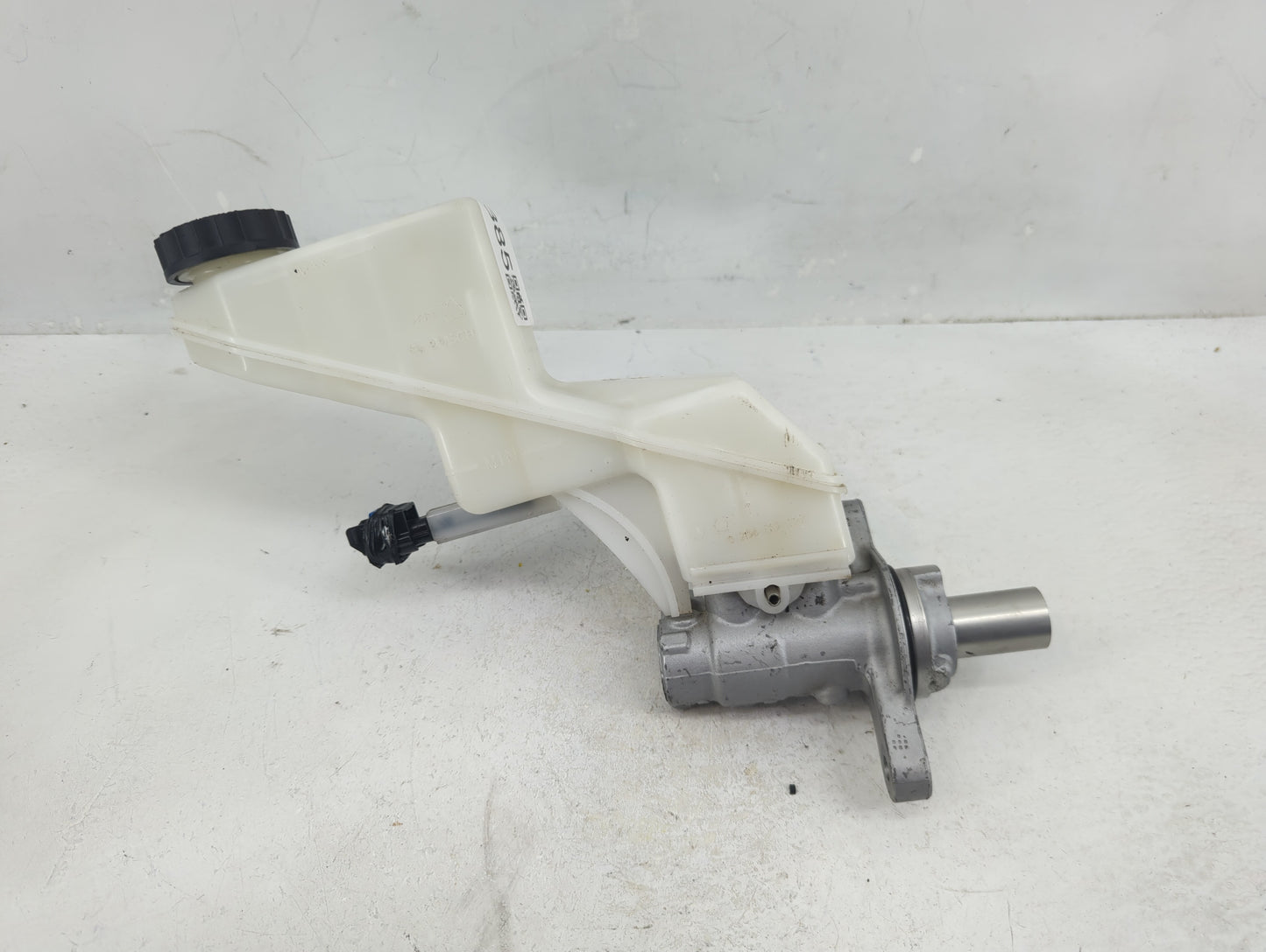 2021-2022 Nissan Rogue Brake Master Cylinder - Oemusedautoparts1.com