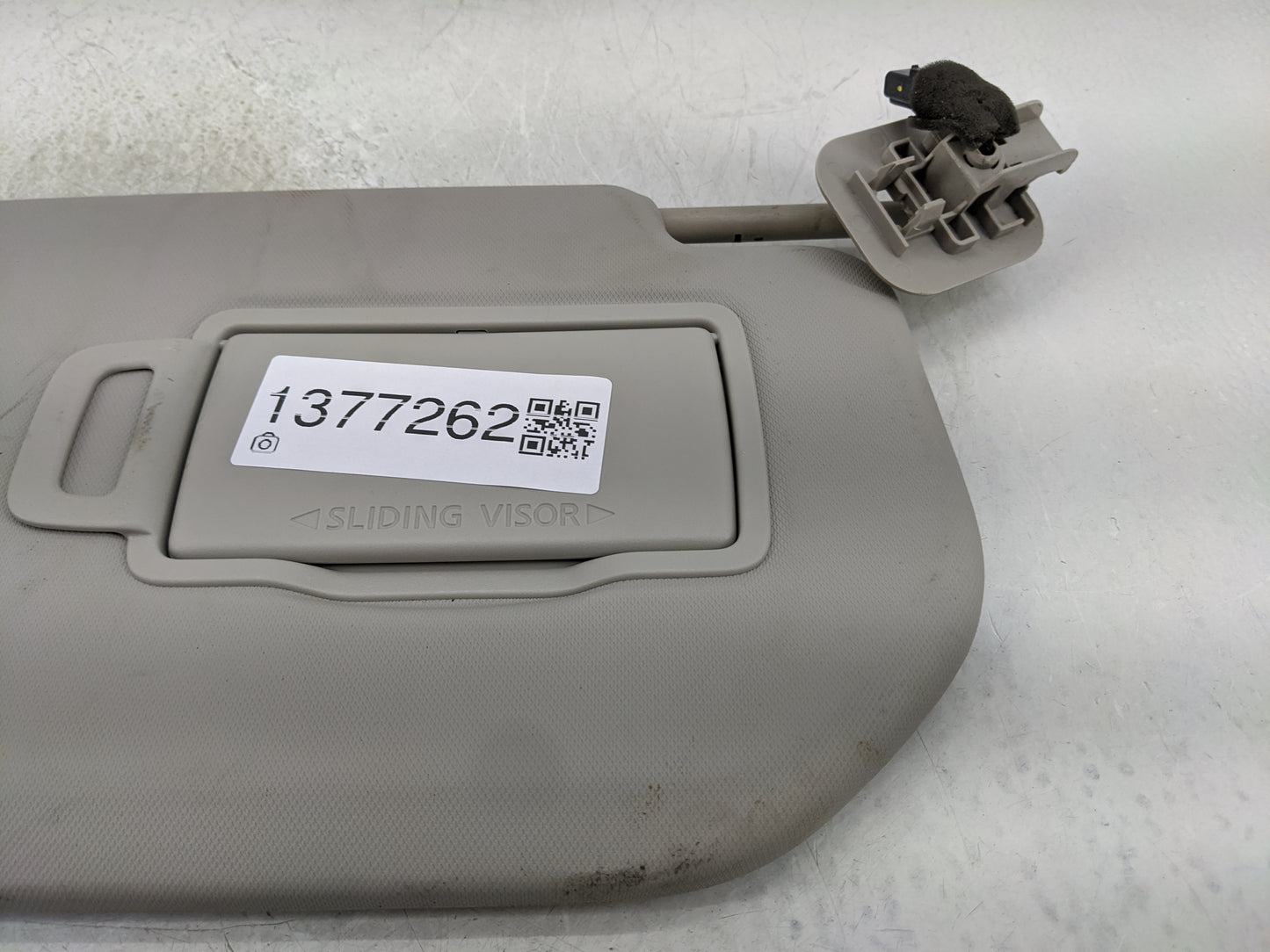 2021-2022 Nissan Rogue Sun Visor Shade Replacement Driver Left Mirror Fits Fits 2021 2022 OEM Used Auto Parts - Oemusedautop