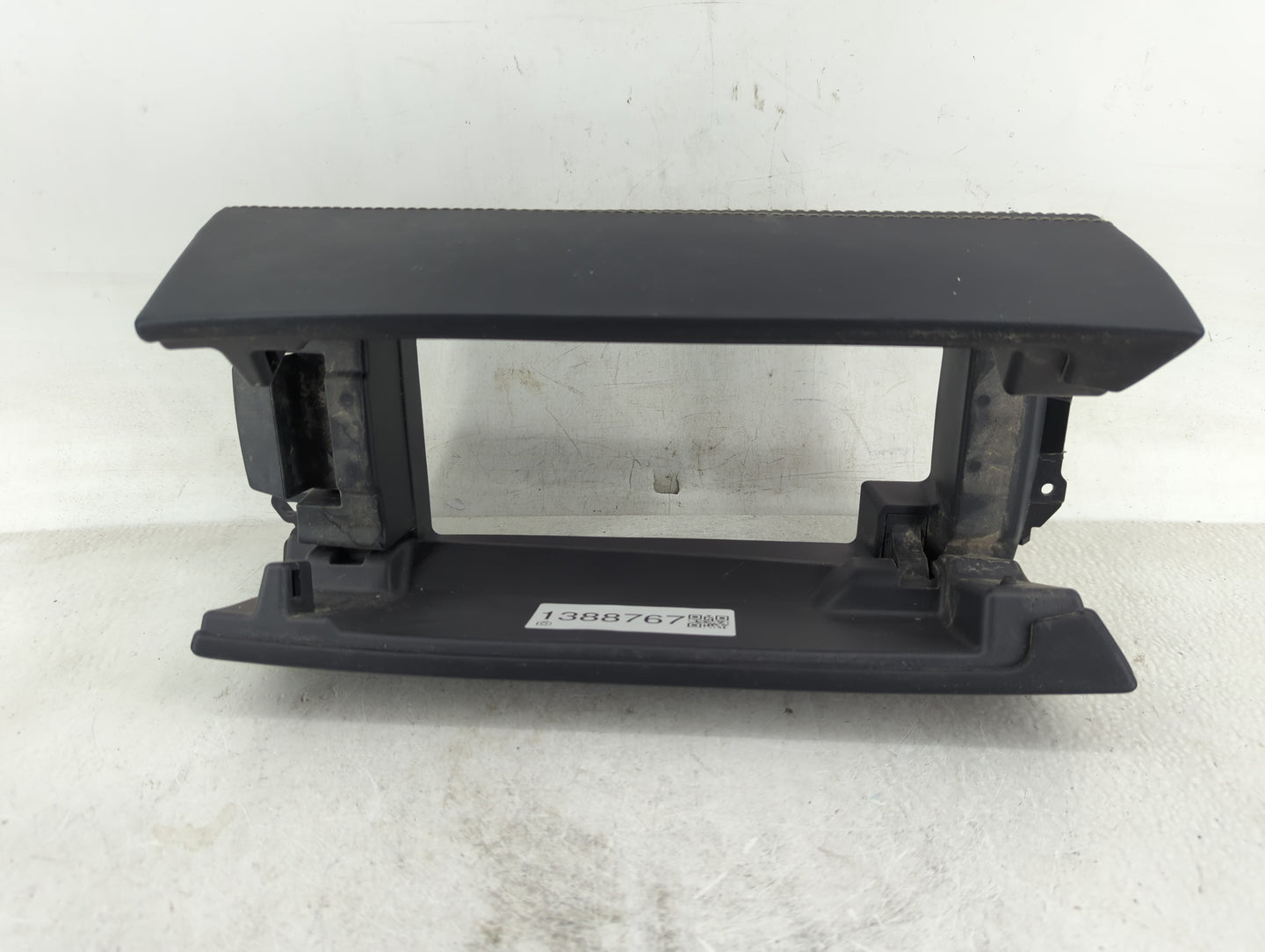 2023 Nissan Rogue Center Console Armrest Cover Lid P/N:969206RB3A Fits OEM Used Auto Parts - Oemusedautoparts1.com