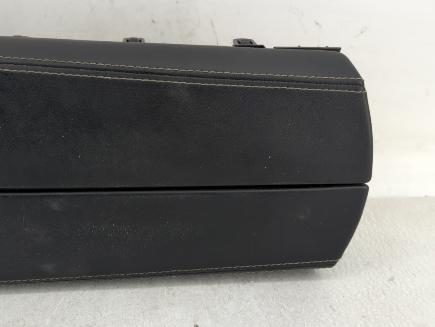 2023 Nissan Rogue Center Console Armrest Cover Lid P/N:969206RB3A Fits OEM Used Auto Parts - Oemusedautoparts1.com