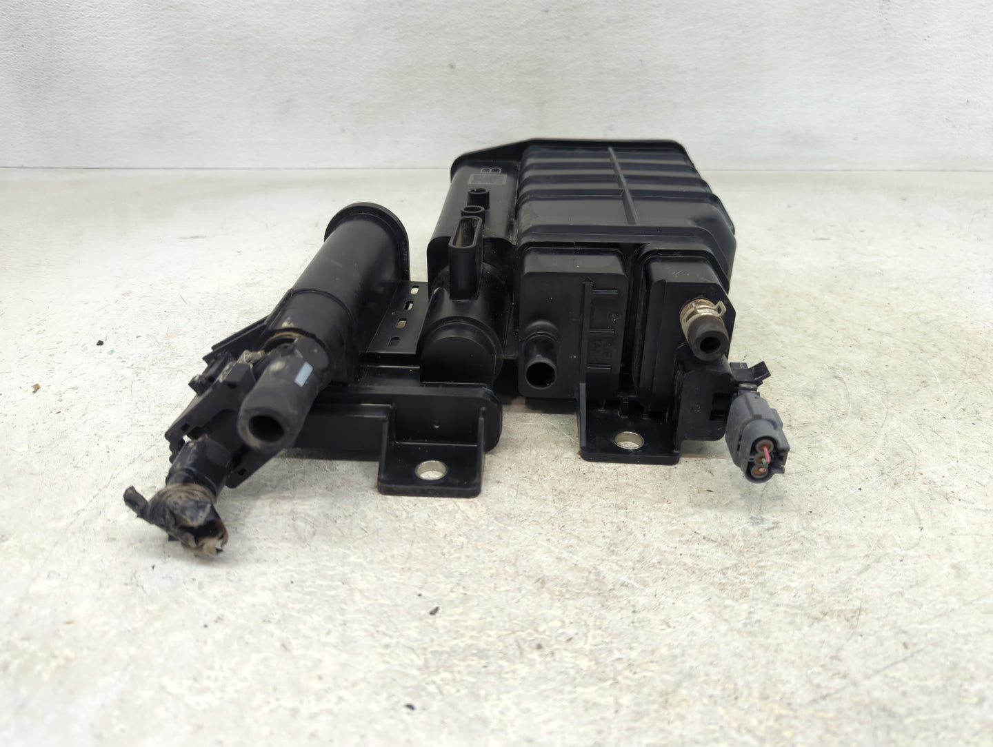 2023 Nissan Rogue Fuel Vapor Charcoal Canister - Oemusedautoparts1.com