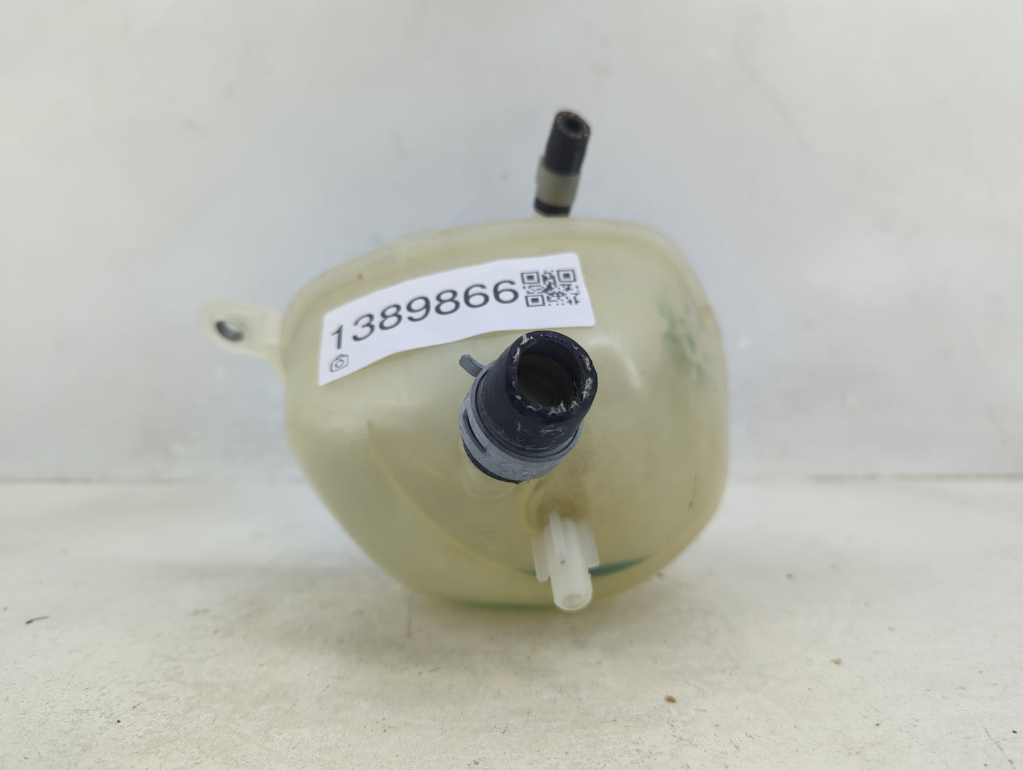 2021-2022 Nissan Rogue Radiator Coolant Overflow Expansion Tank Bottle 1389866 - Oemusedautoparts1.com