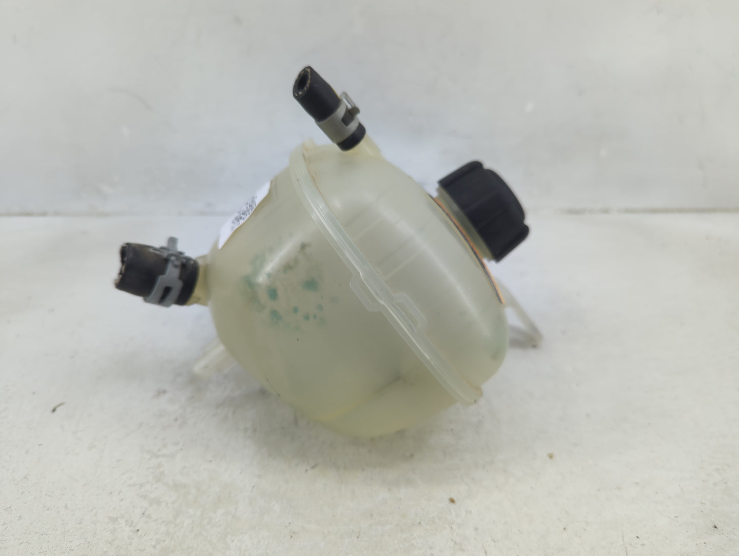 2021-2022 Nissan Rogue Radiator Coolant Overflow Expansion Tank Bottle - Oemusedautoparts1.com