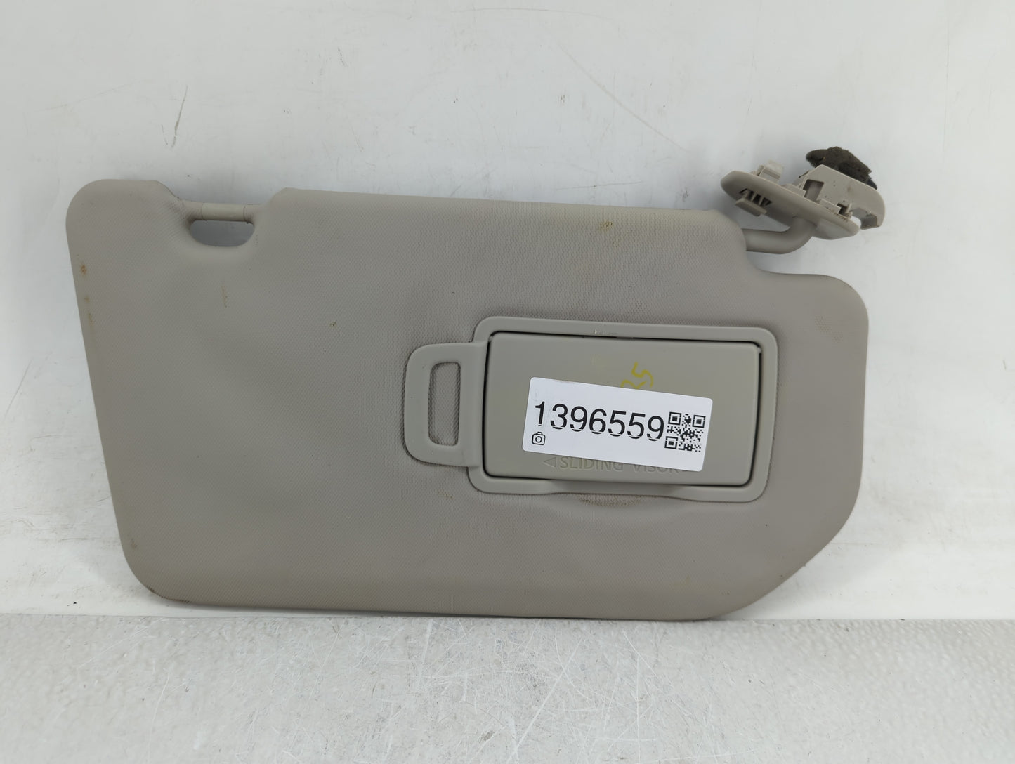 2021-2022 Nissan Rogue Sun Visor Shade Replacement Passenger Right Mirror Fits Fits 2021 2022 OEM Used Auto Parts - Oemuseda