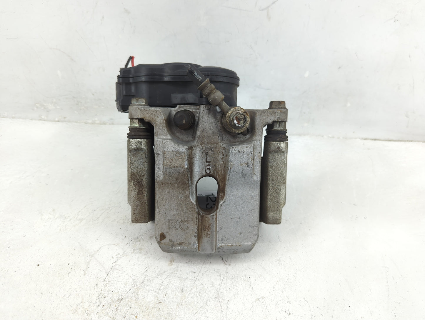 2021-2022 Nissan Rogue Front Passenger Right Brake Caliper - Oemusedautoparts1.com