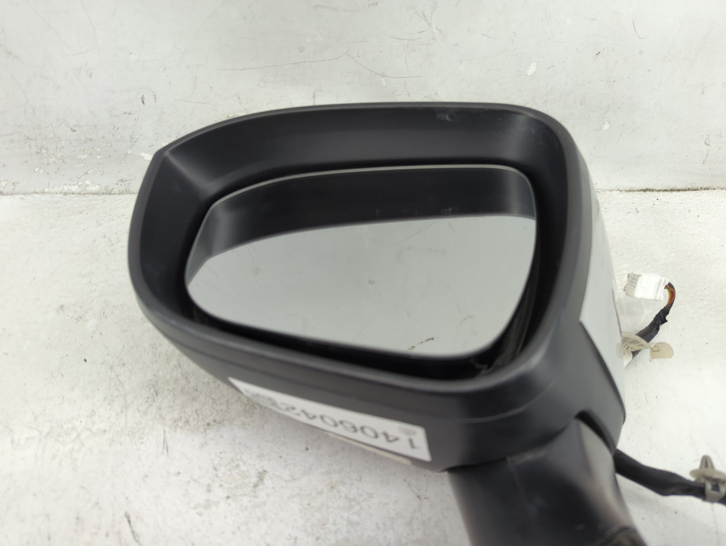 2021-2022 Nissan Rogue Driver Side View Mirror - Left Door Mirror OEM Used - Oemusedautoparts1.com
