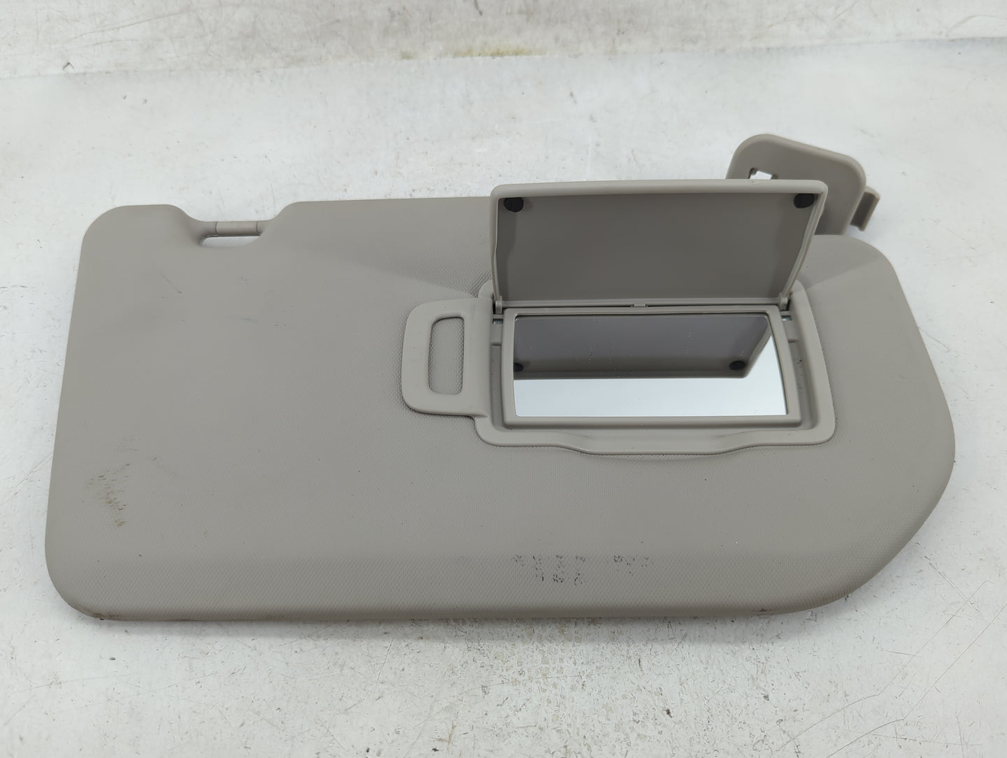 2021-2022 Nissan Rogue Sun Visor Shade Replacement Passenger Right Mirror Fits Fits 2021 2022 OEM Used Auto Parts - Oemuseda