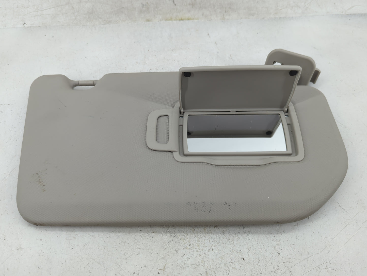 2021-2022 Nissan Rogue Sun Visor Shade Replacement Passenger Right Mirror Fits Fits 2021 2022 OEM Used Auto Parts - Oemuseda