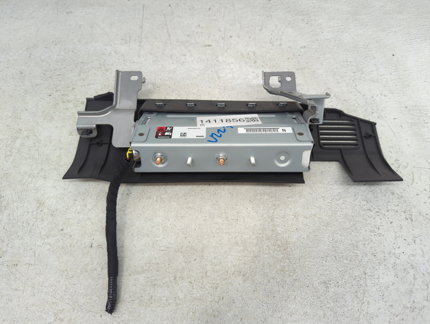 2023 Nissan Rogue Air Bag Passenger Right Knee OEM P/N:643862500 Fits OEM Used Auto Parts - Oemusedautoparts1.com