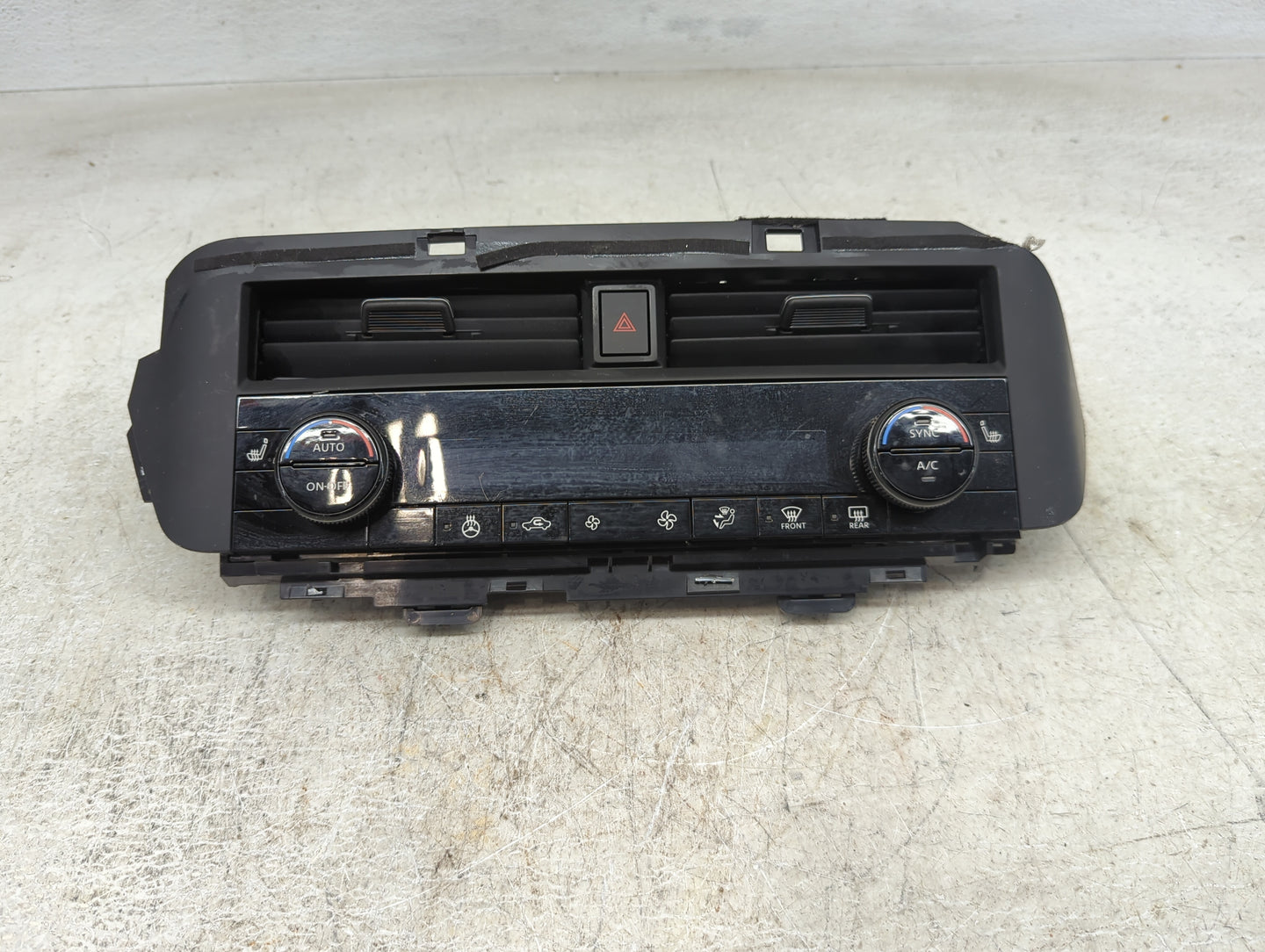 2021-2022 Nissan Rogue Climate Control Module Temperature AC/Heater Replacement P/N:275006RL3B Fits Fits 2021 2022 OEM Used 