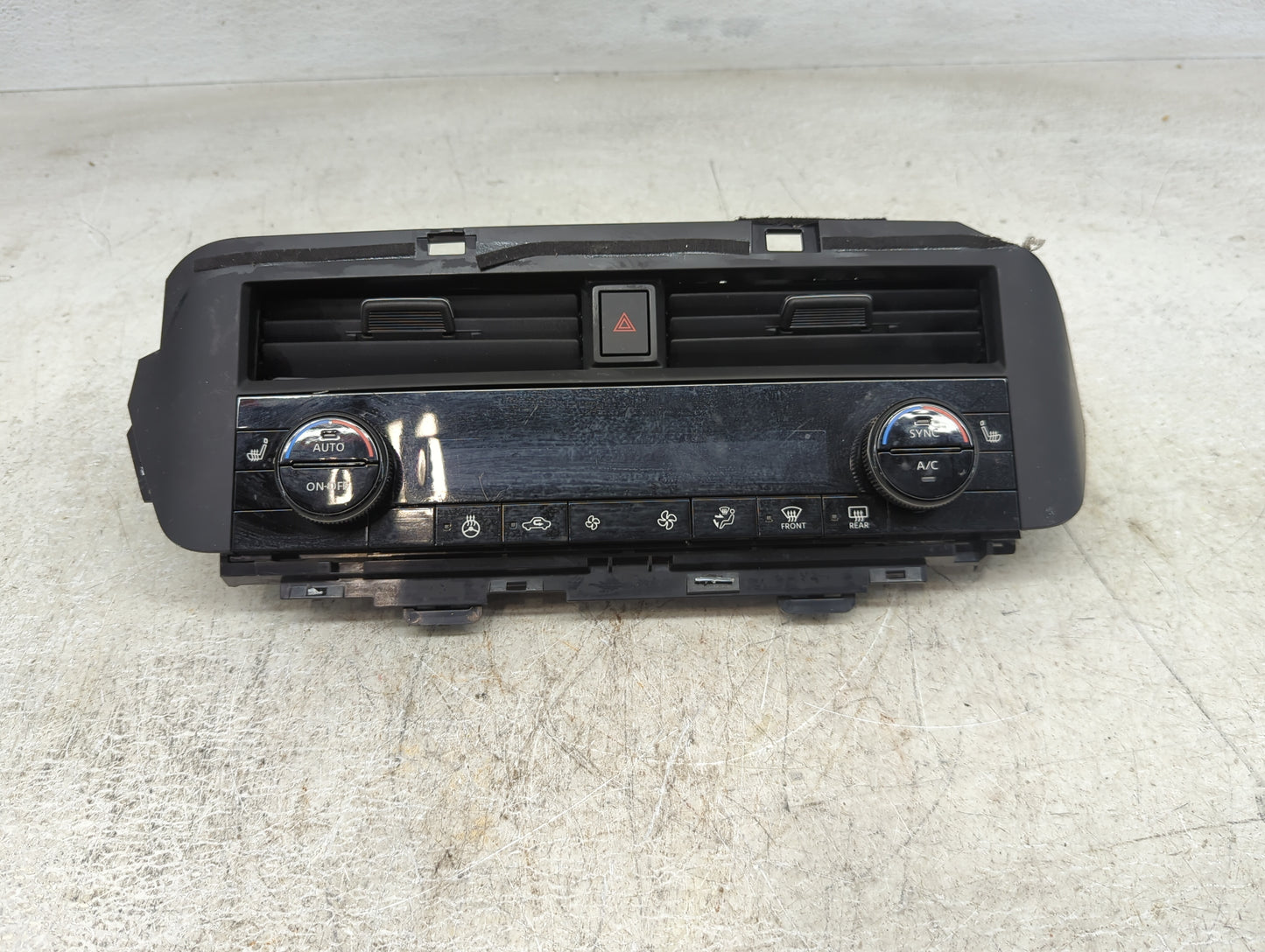 2021-2022 Nissan Rogue Climate Control Module Temperature AC/Heater Replacement P/N:275006RL3B Fits Fits 2021 2022 OEM Used 