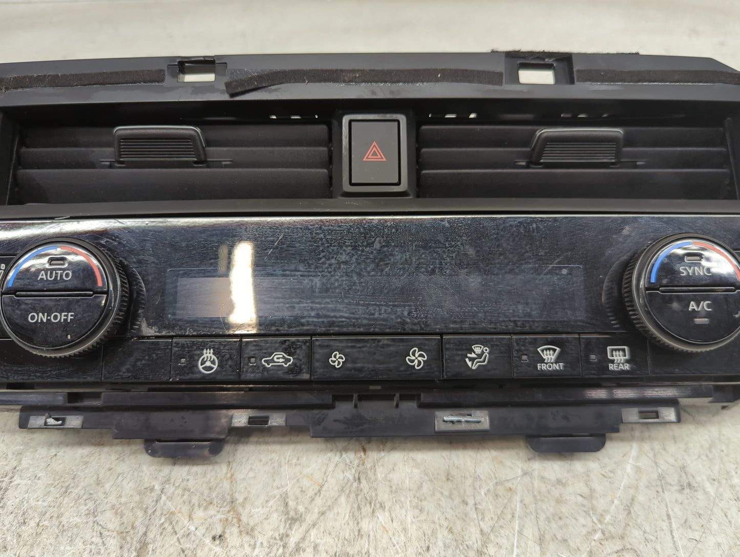 2021-2022 Nissan Rogue Climate Control Module Temperature AC/Heater Replacement P/N:275006RL3B Fits Fits 2021 2022 OEM Used 