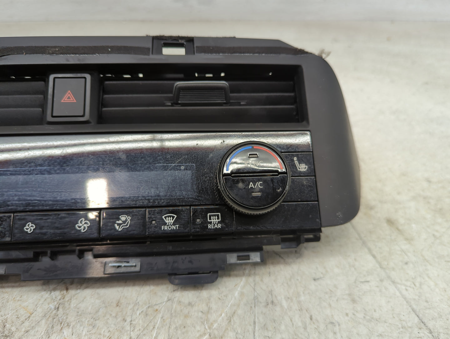 2021-2022 Nissan Rogue Climate Control Module Temperature AC/Heater Replacement P/N:275006RL3B Fits Fits 2021 2022 OEM Used 
